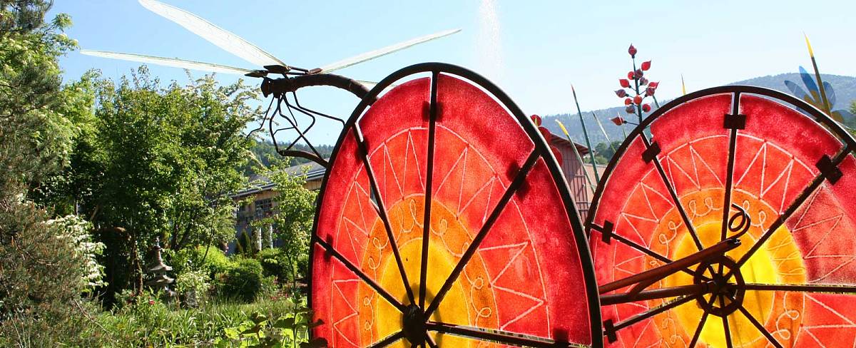 Libelle im Kristallgarten JOSKA Glasparadies Bodenmais