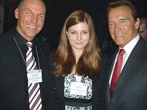 Josef Kagerbauer und seine Tochter Alina mit „The Terminator“ Arnold Schwarzenegger. He will be back!